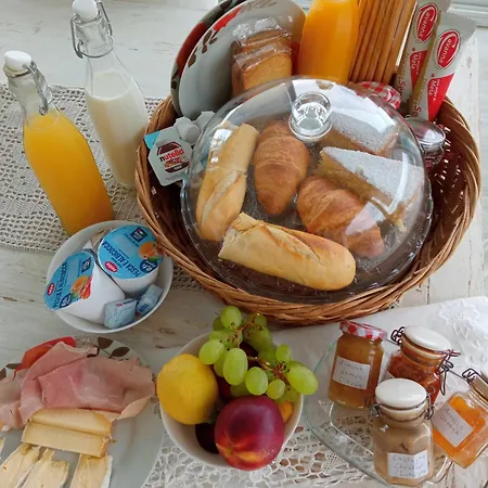Bed & Breakfast Message In A Bottle *